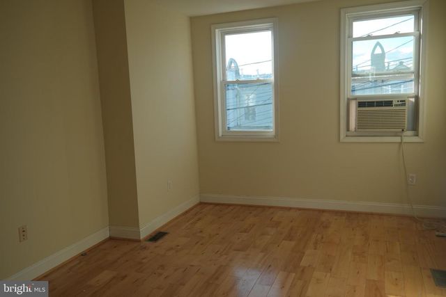 132 N LINWOOD AVE, Baltimore, MD 21224
