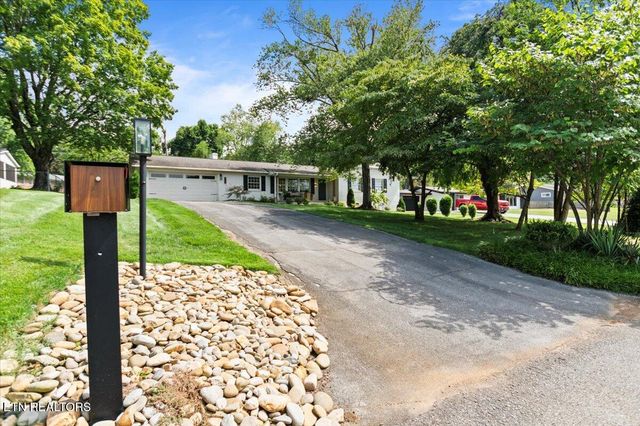 8704 Cranwood Dr Drive, Knoxville, TN 37923