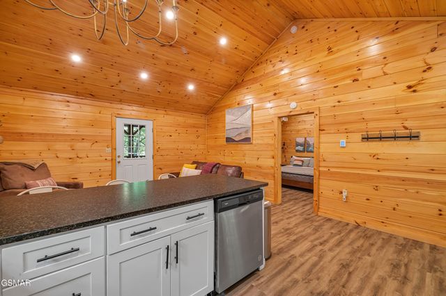 4081 Henry Town Road, Sevierville, TN 37876