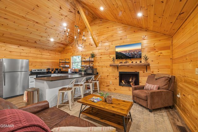 4081 Henry Town Road, Sevierville, TN 37876