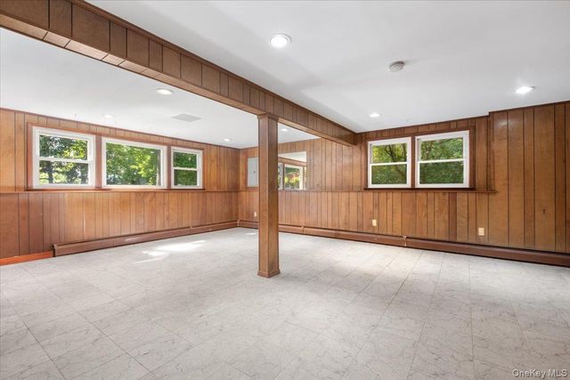 24 Willow Place, Lake Peekskill, NY 10537