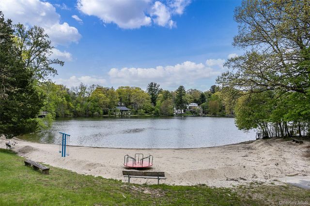 24 Willow Place, Lake Peekskill, NY 10537