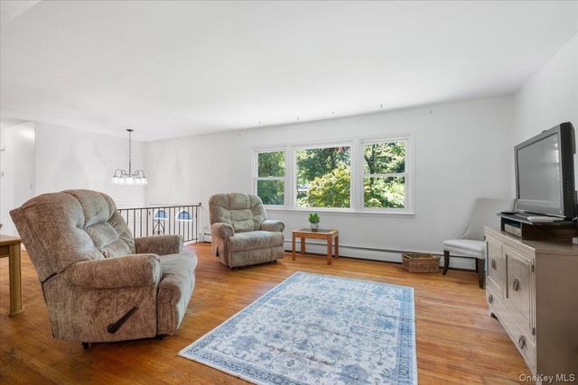 24 Willow Place, Lake Peekskill, NY 10537