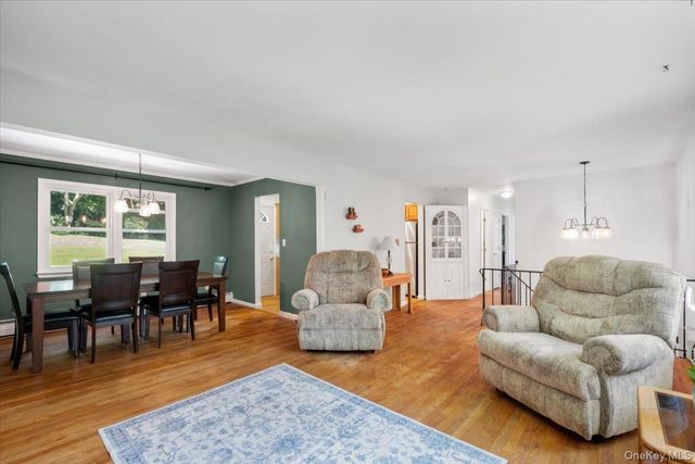 24 Willow Place, Lake Peekskill, NY 10537