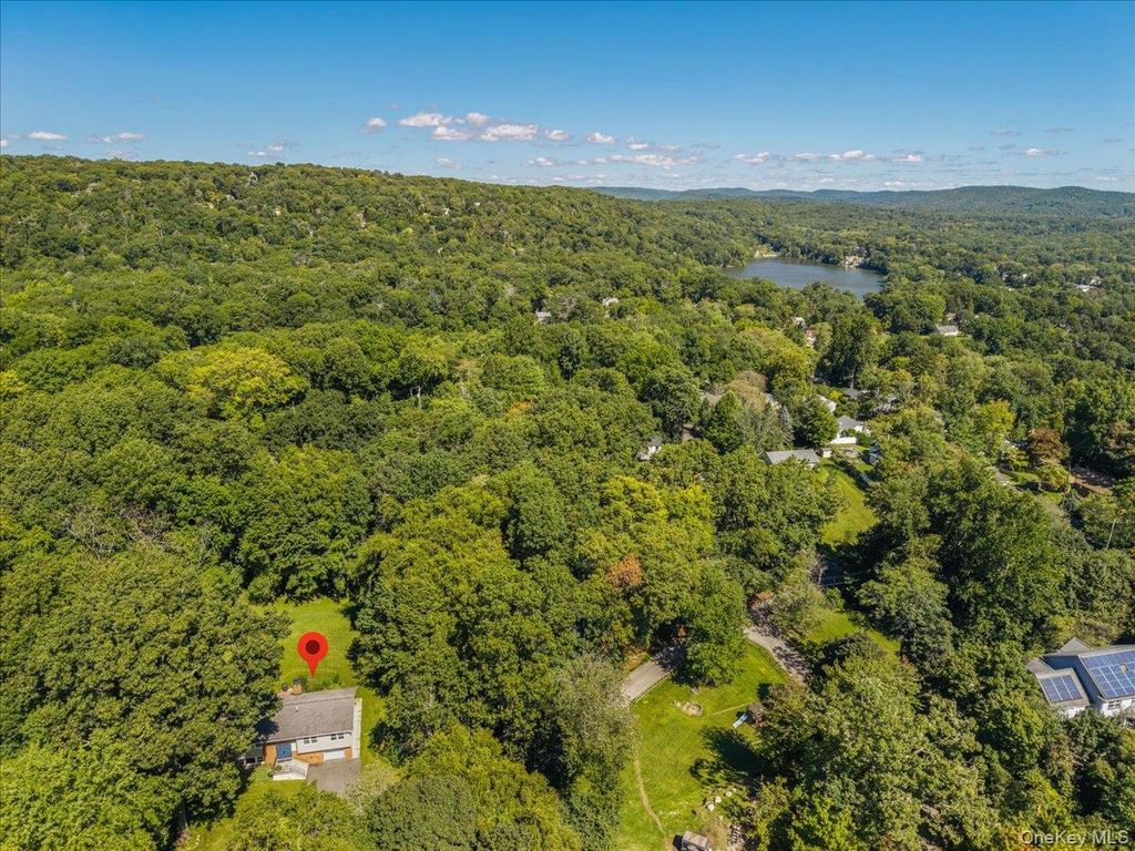 24 Willow Place, Lake Peekskill, NY 10537 — photo 2