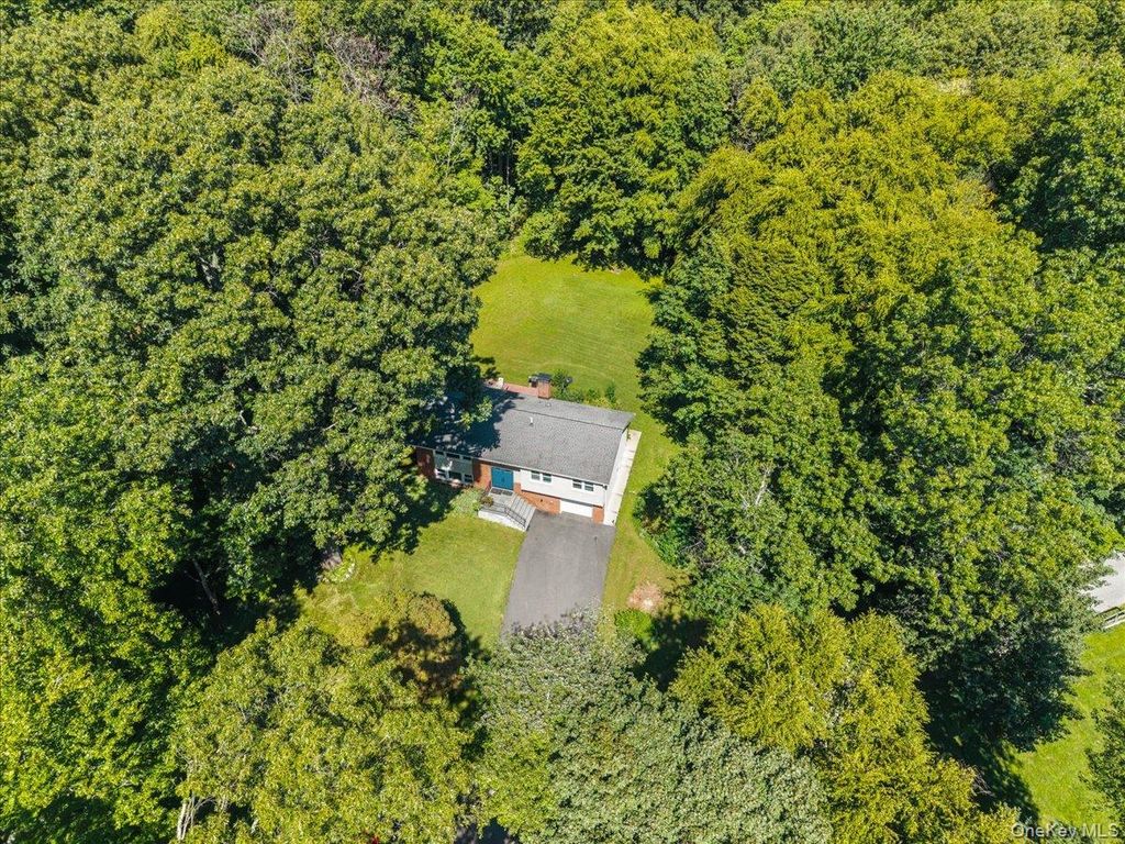 24 Willow Place, Lake Peekskill, NY 10537 — photo 3