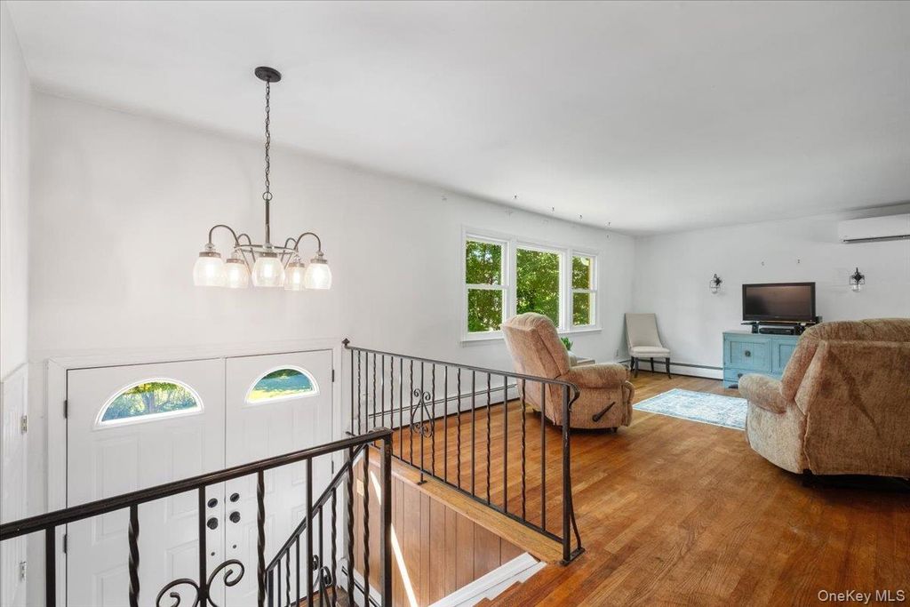 24 Willow Place, Lake Peekskill, NY 10537 — photo 5