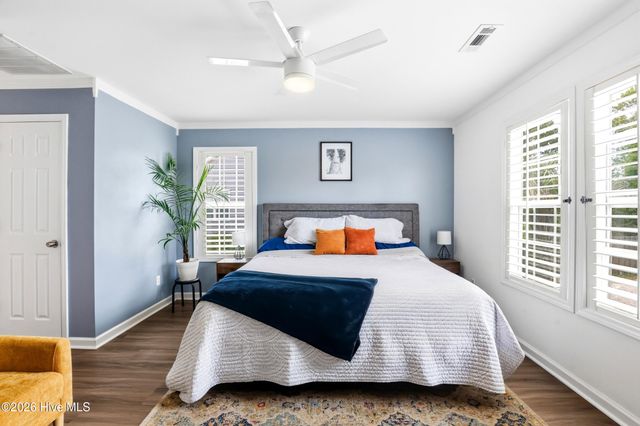 8504 Lakeview Drive, Wilmington, NC 28412