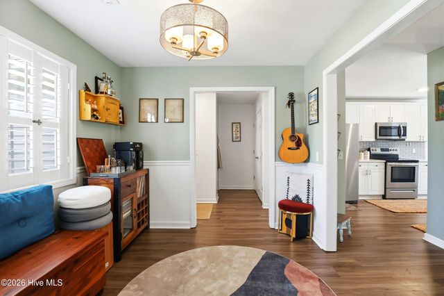 8504 Lakeview Drive, Wilmington, NC 28412