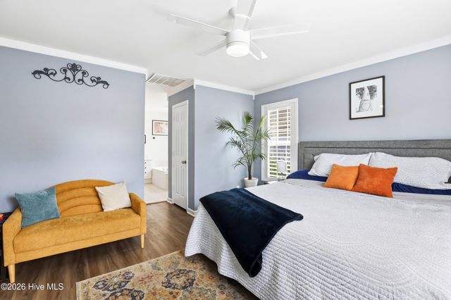 8504 Lakeview Drive, Wilmington, NC 28412