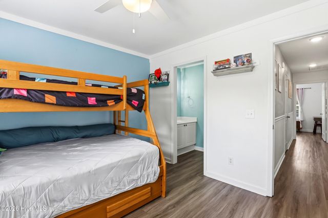 8504 Lakeview Drive, Wilmington, NC 28412