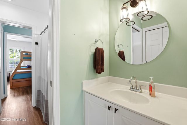 8504 Lakeview Drive, Wilmington, NC 28412