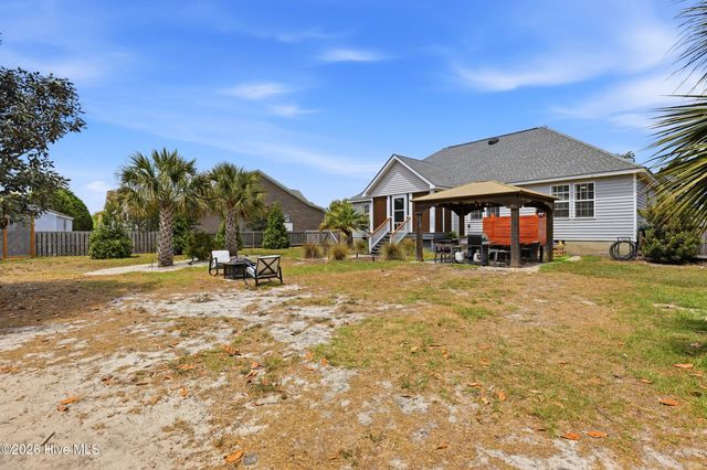8504 Lakeview Drive, Wilmington, NC 28412