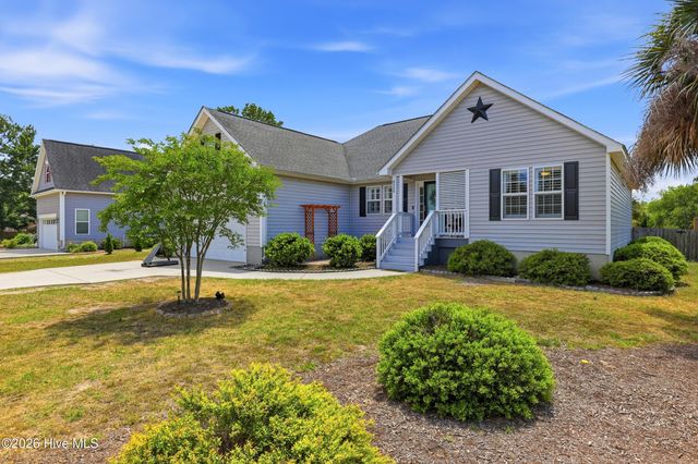 8504 Lakeview Drive, Wilmington, NC 28412