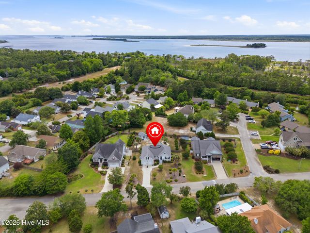 8504 Lakeview Drive, Wilmington, NC 28412