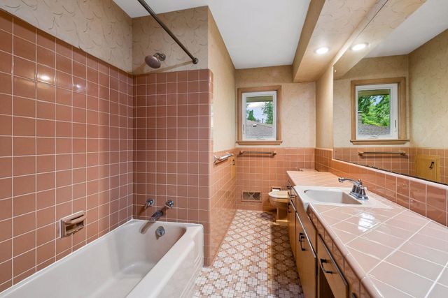 5018 Normandale Court, Edina, MN 55436
