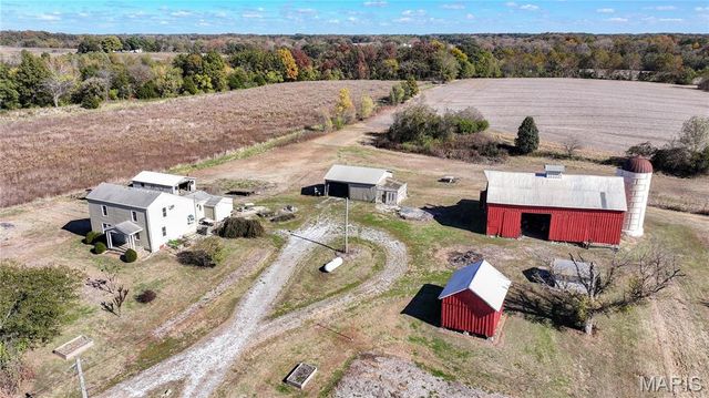 15176 Lageman Road, Godfrey, IL 62035
