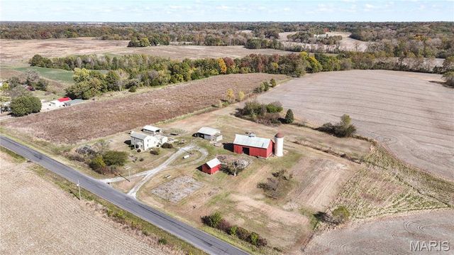 15176 Lageman Road, Godfrey, IL 62035