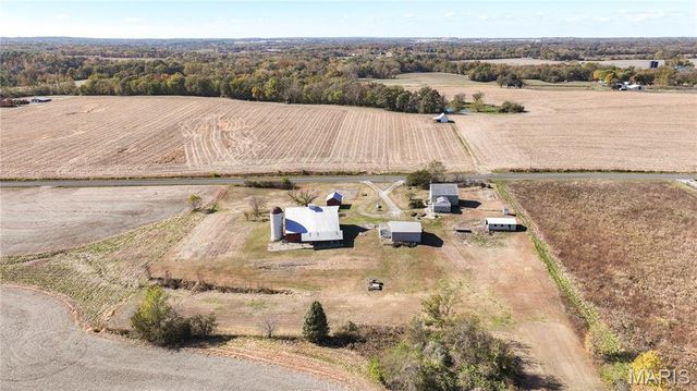 15176 Lageman Road, Godfrey, IL 62035