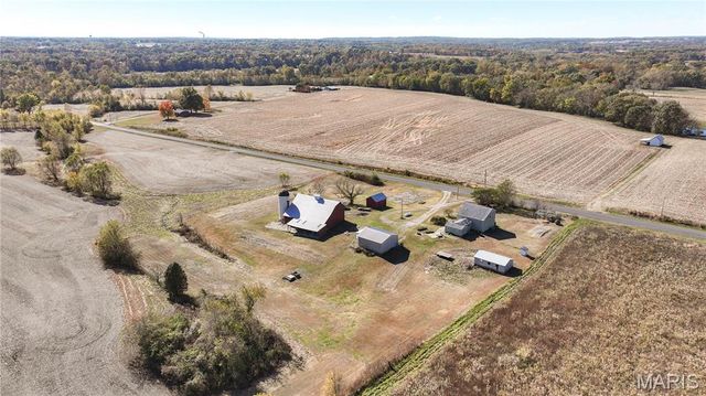 15176 Lageman Road, Godfrey, IL 62035