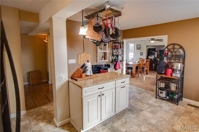 15176 Lageman Road, Godfrey, IL 62035