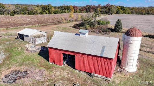 15176 Lageman Road, Godfrey, IL 62035