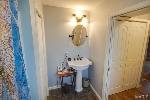 15176 Lageman Road, Godfrey, IL 62035