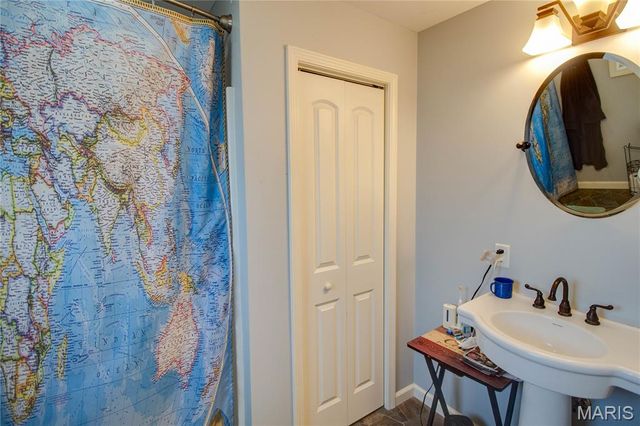 15176 Lageman Road, Godfrey, IL 62035