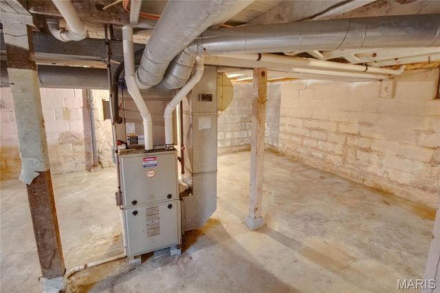 15176 Lageman Road, Godfrey, IL 62035