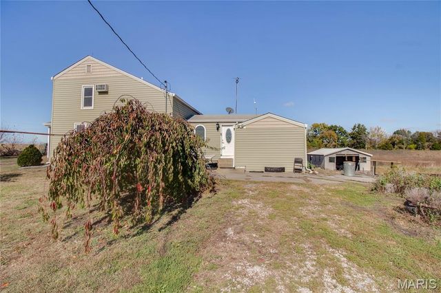 15176 Lageman Road, Godfrey, IL 62035