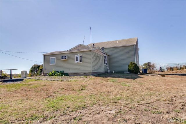 15176 Lageman Road, Godfrey, IL 62035