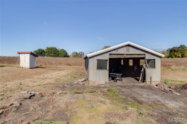 15176 Lageman Road, Godfrey, IL 62035