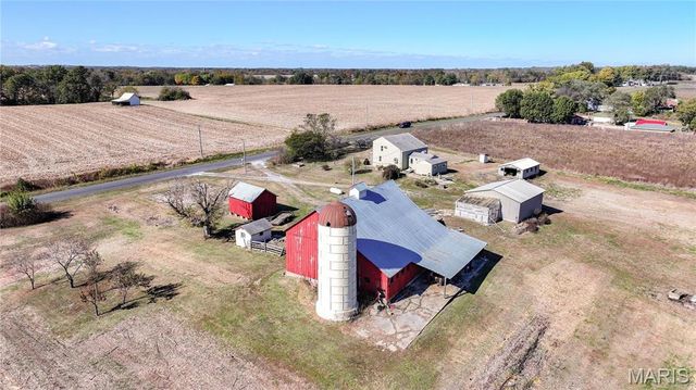 15176 Lageman Road, Godfrey, IL 62035