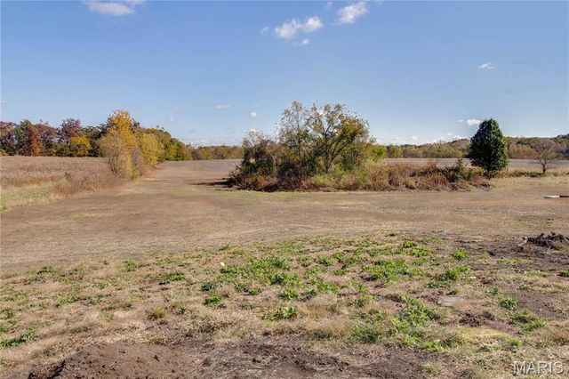 15176 Lageman Road, Godfrey, IL 62035