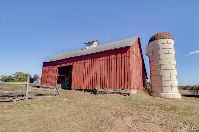 15176 Lageman Road, Godfrey, IL 62035