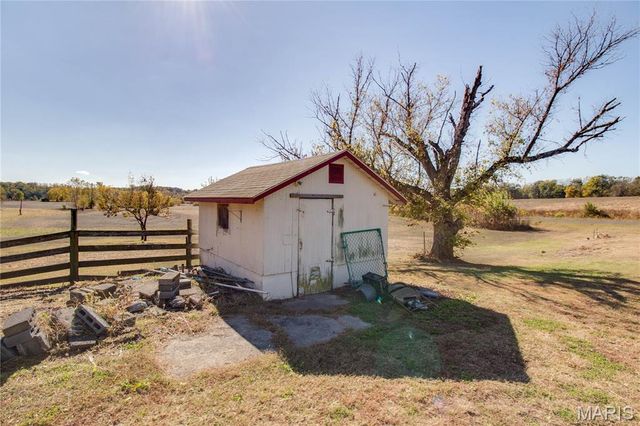 15176 Lageman Road, Godfrey, IL 62035