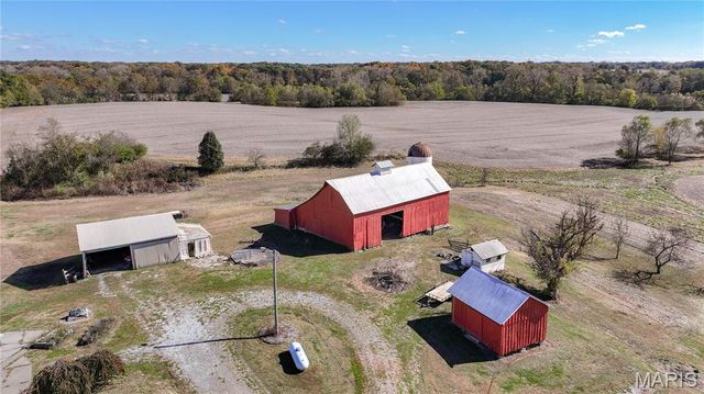 15176 Lageman Road, Godfrey, IL 62035