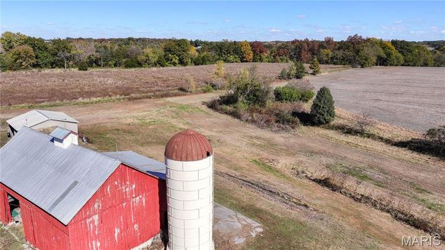 15176 Lageman Road, Godfrey, IL 62035