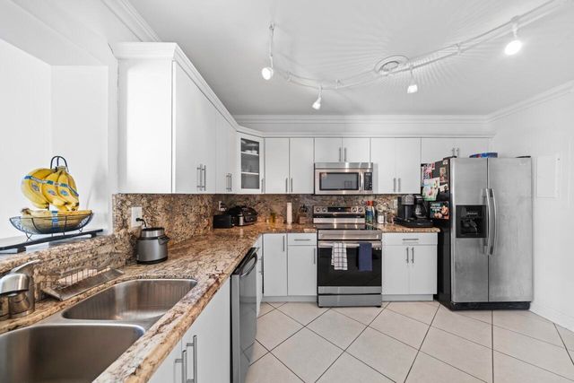 8745 SW 137th Avenue, Miami, FL 33183