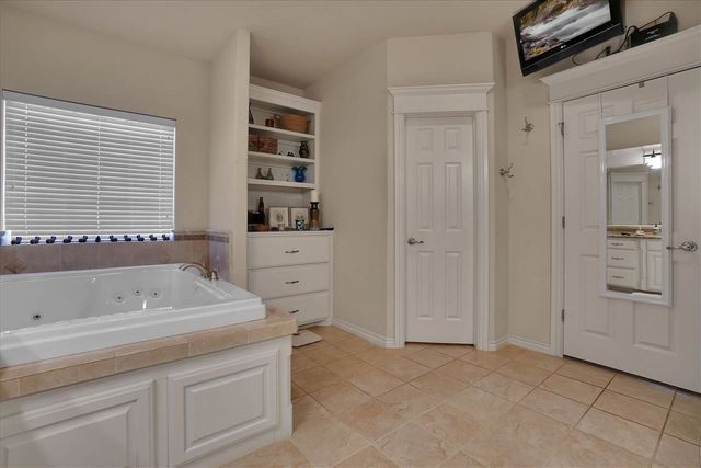 3602 NW Julie Dr, Lawton, OK 73505