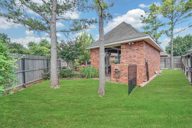 3602 NW Julie Dr, Lawton, OK 73505