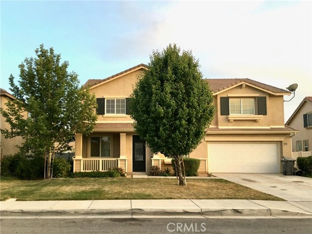 2330 W Avenue P12, Palmdale, CA 93551