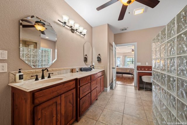 852 Crossbow, Canyon Lake, TX 78133