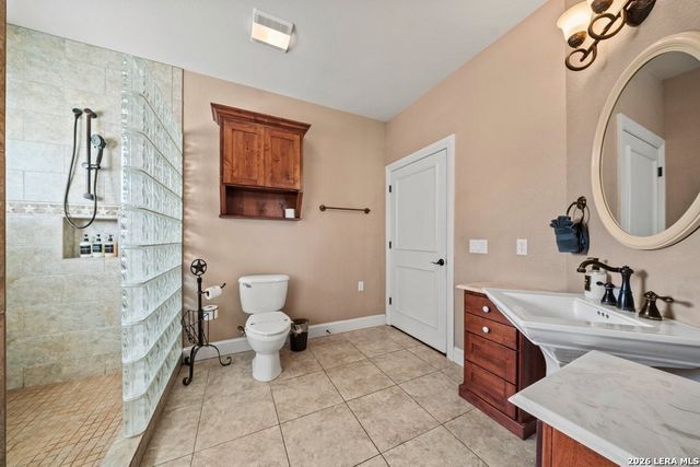 852 Crossbow, Canyon Lake, TX 78133