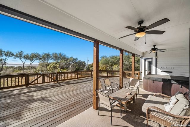 852 Crossbow, Canyon Lake, TX 78133