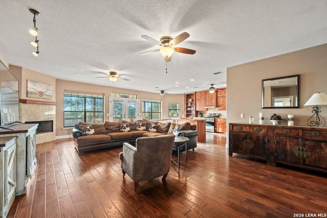 852 Crossbow, Canyon Lake, TX 78133