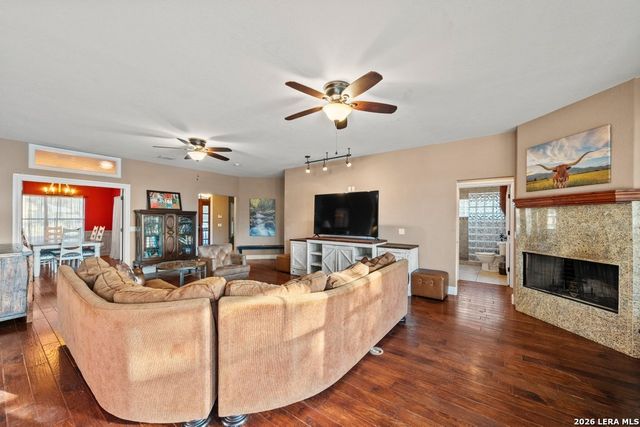 852 Crossbow, Canyon Lake, TX 78133