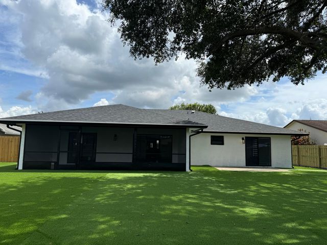 158 Cordoba Circle, Royal Palm Beach, FL 33411