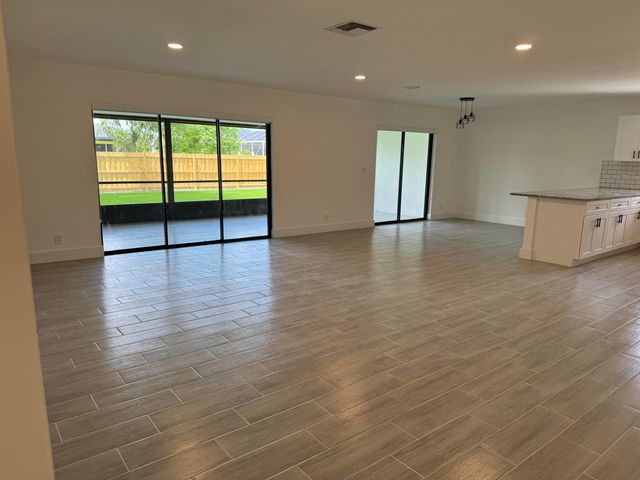 158 Cordoba Circle, Royal Palm Beach, FL 33411