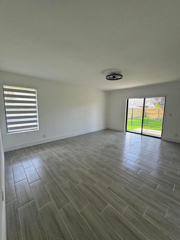 158 Cordoba Circle, Royal Palm Beach, FL 33411